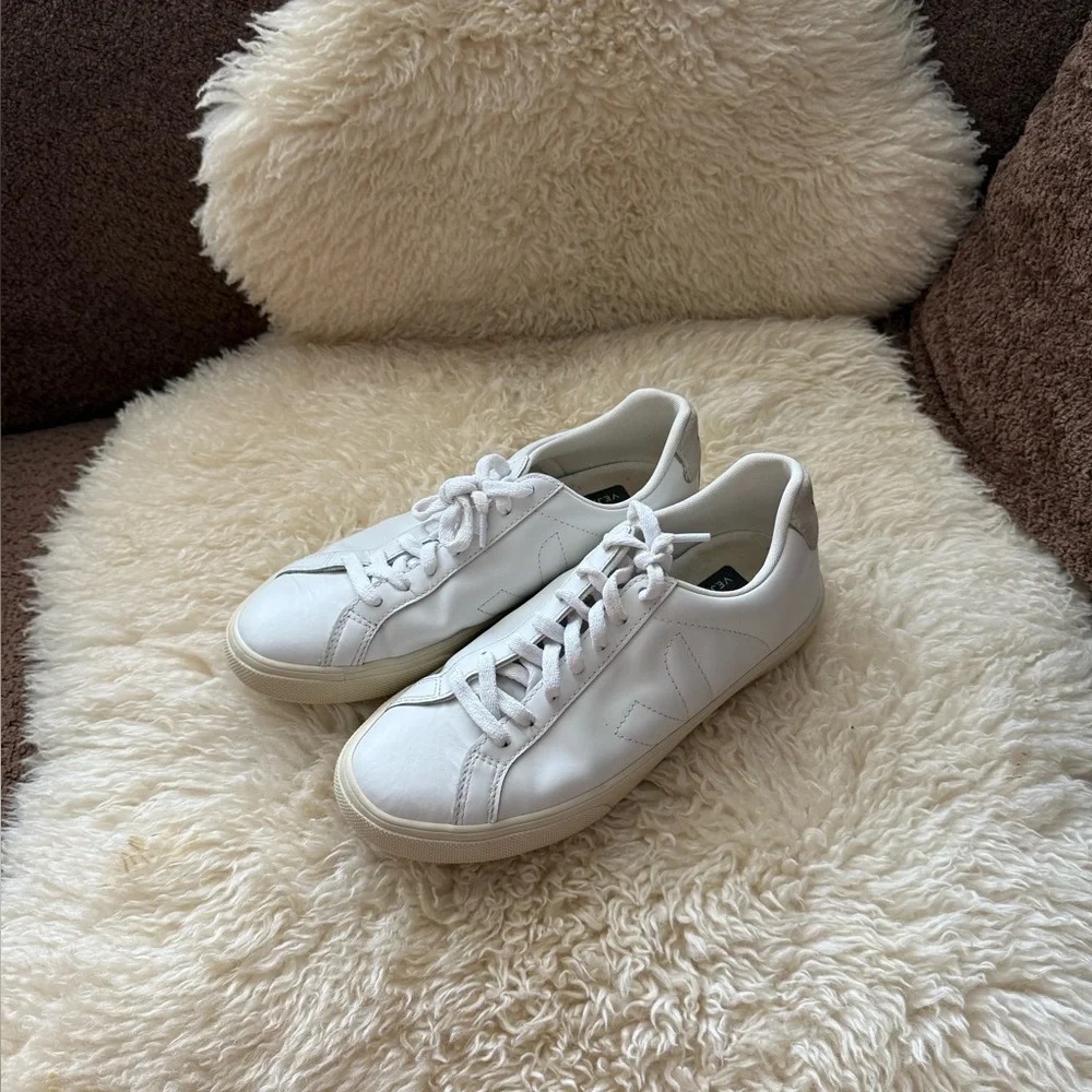 Veja Esplar Leather Sneakers